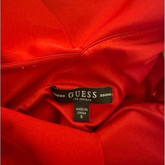 Guess prom dress, bright red size S. Equivalent to Lulu 4 or 2 - Picture 2 of 3